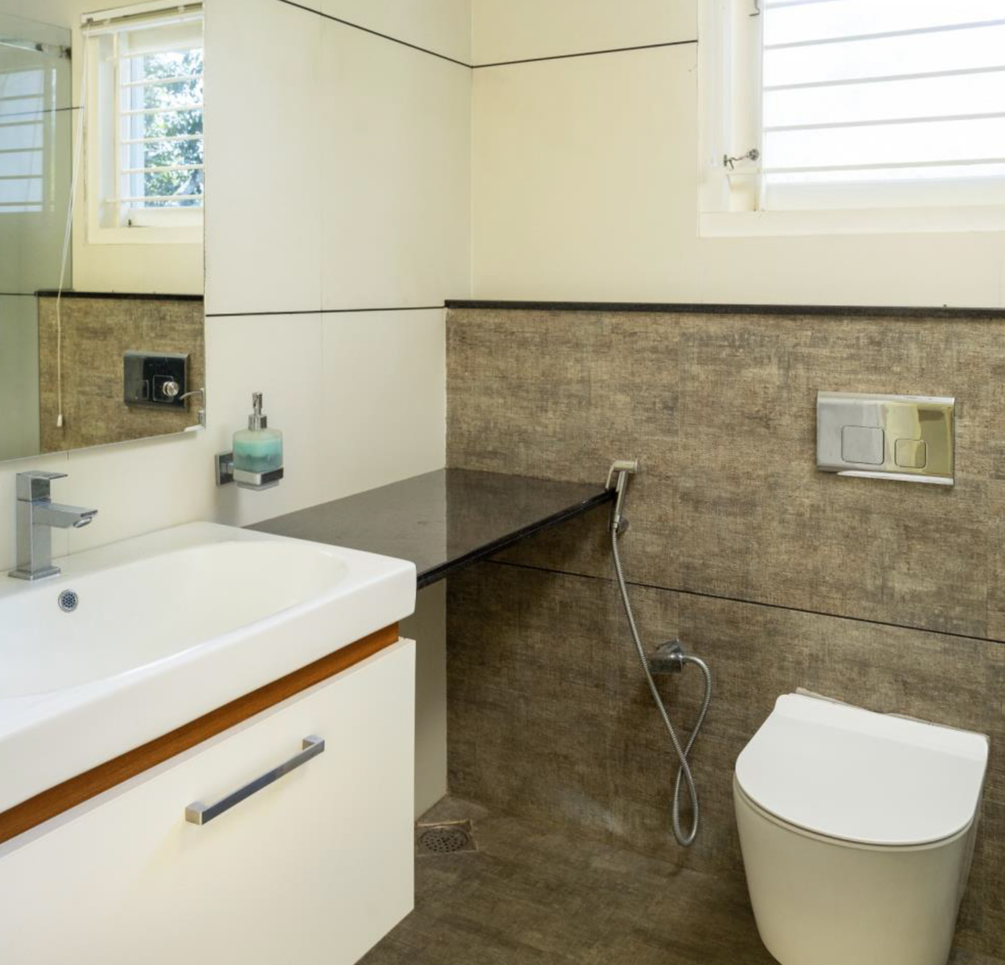 JoJo’s Diamond bthroom