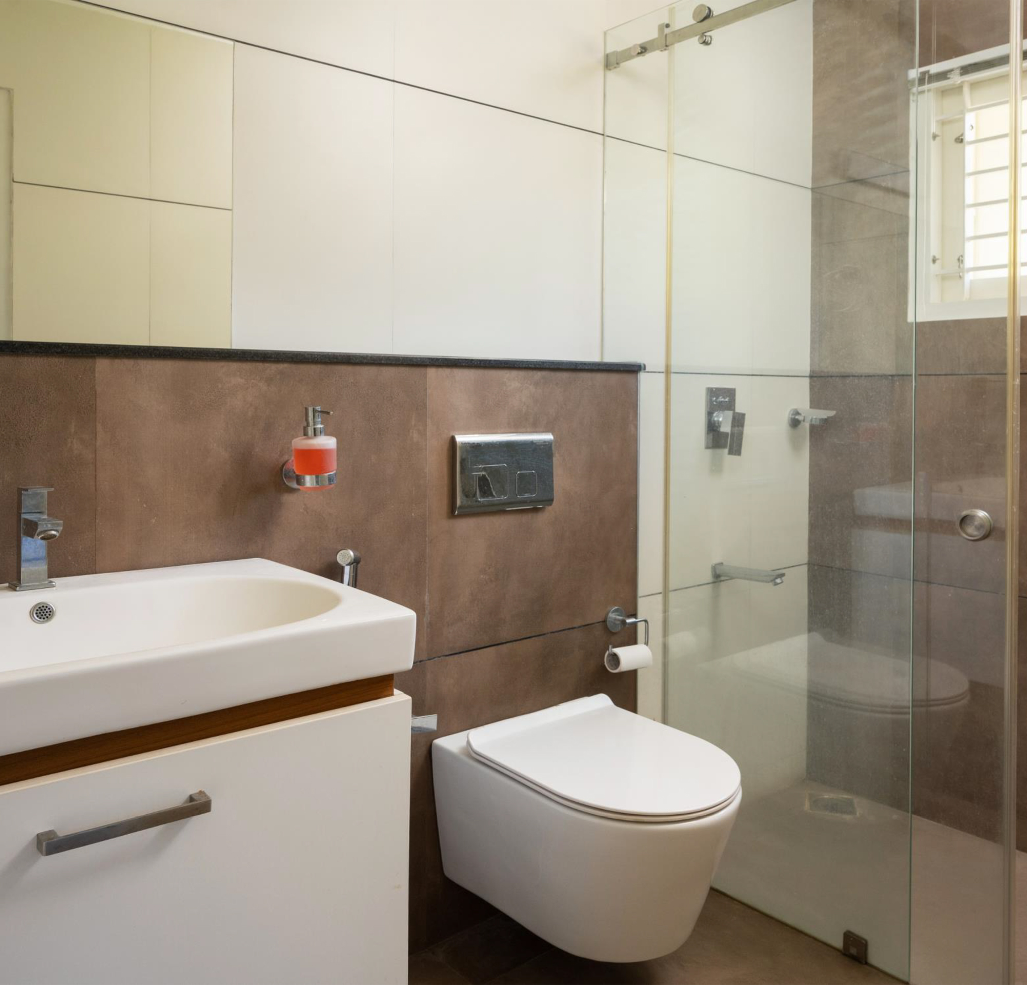 Mom’s Pearl bthroom